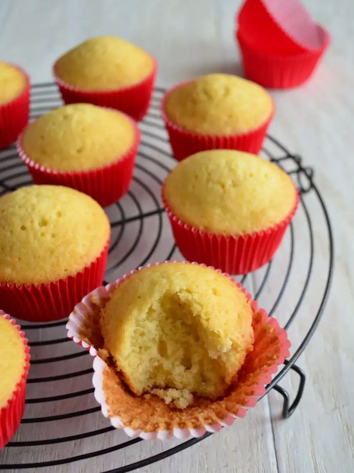 Waarom barsten cupcakes open in de oven?