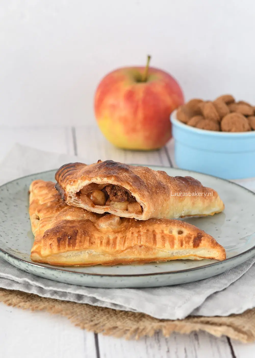 Appelflappen met kruidnoten