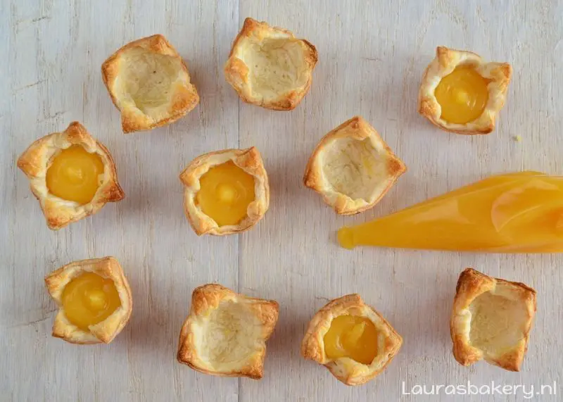 mini lemon meringue pies 3a