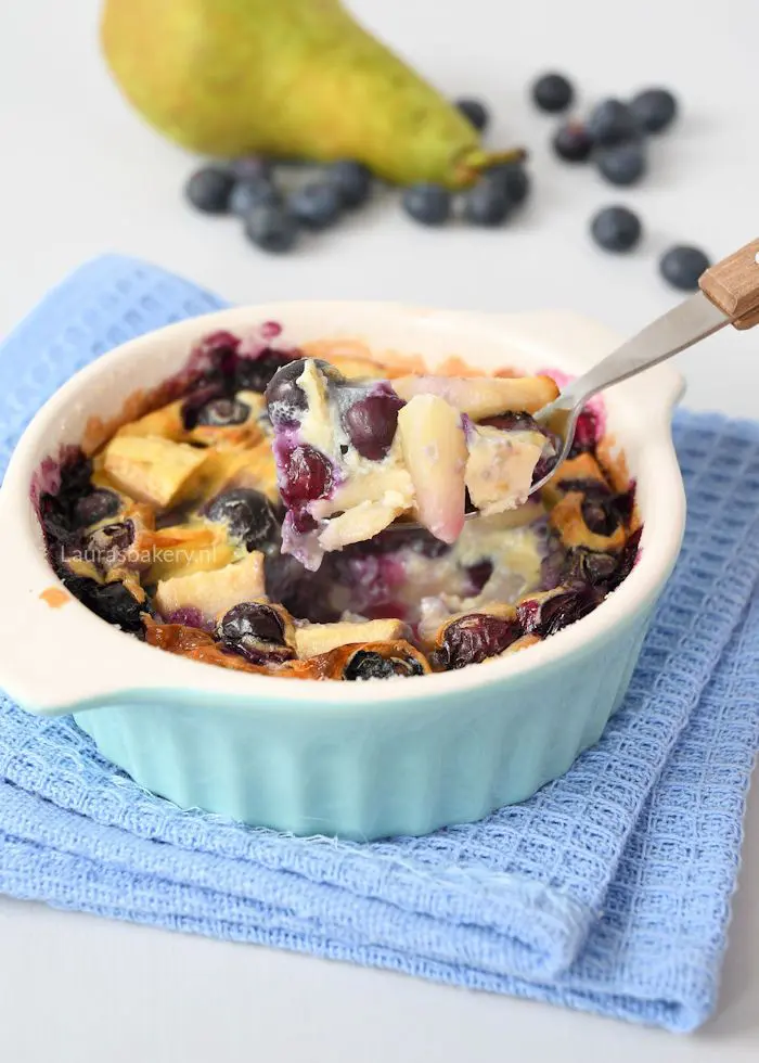 peer-blauwe bessen clafoutis 3a