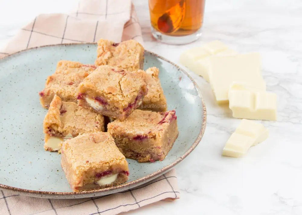 witte_chocolade_blondies_frambozen2