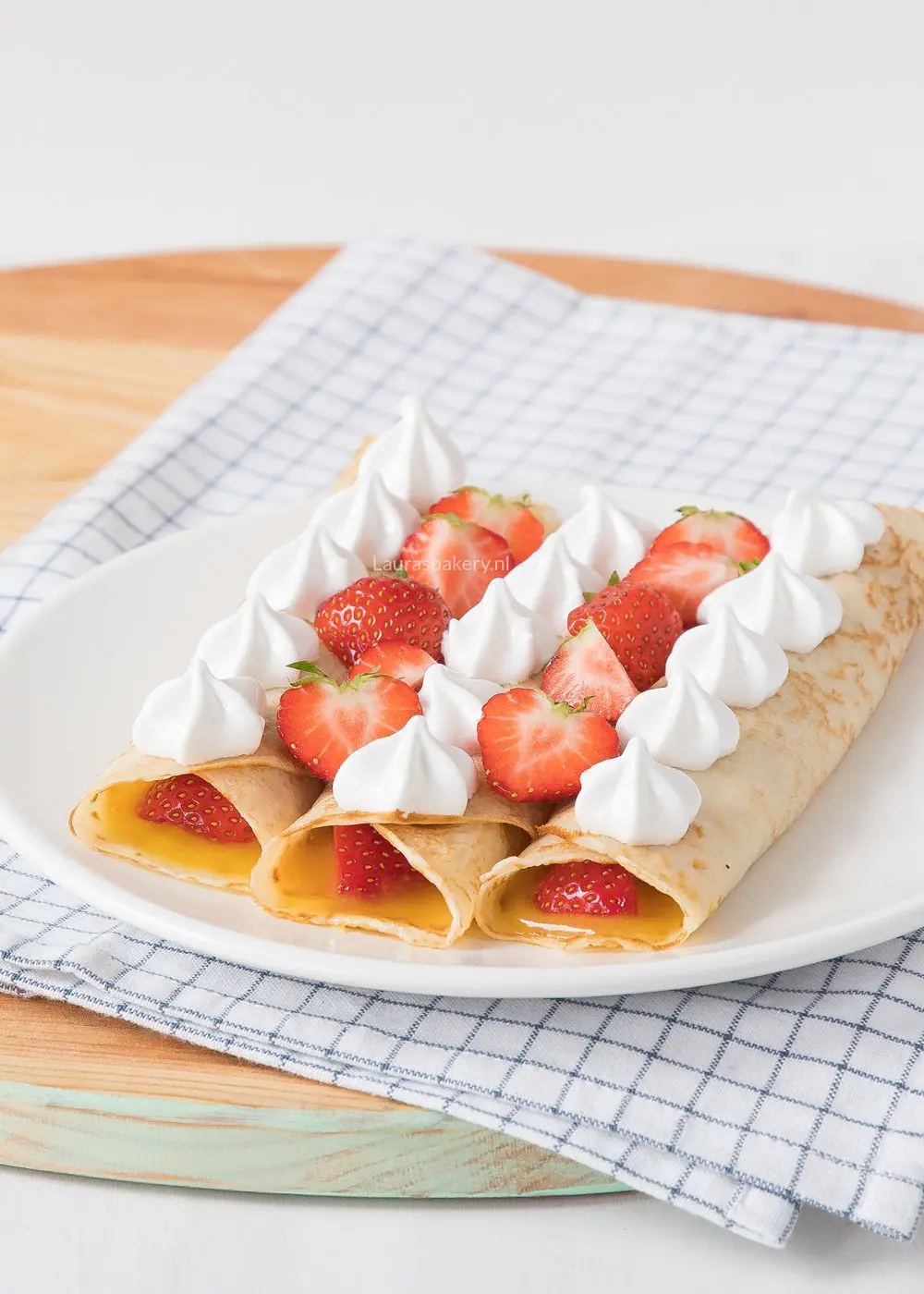 Lemon meringue pannenkoekjes met aardbeien