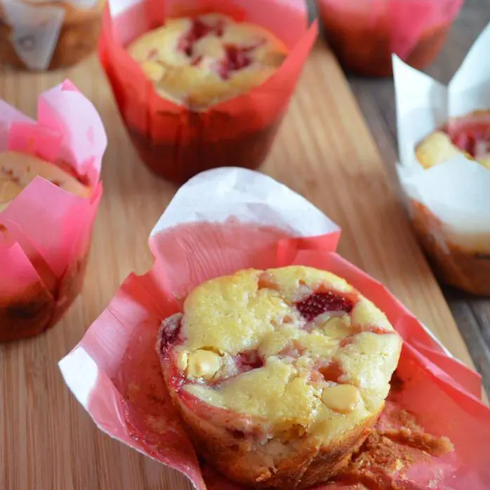Aardbeien-witte chocolade muffins