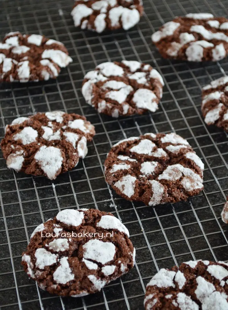 chocolate crinkle cookies 4a