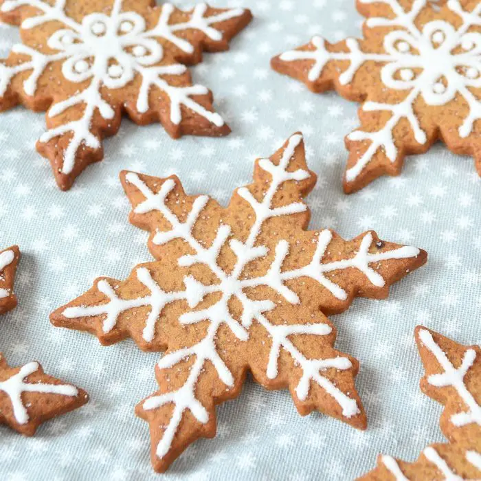 Gingerbread sneeuwvlokken koekjes