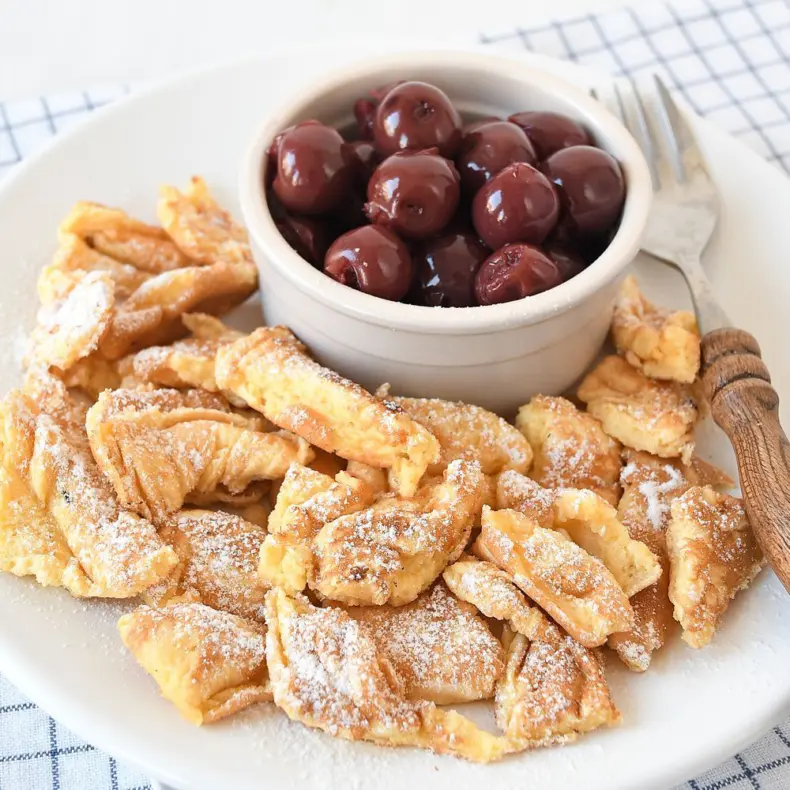 Kaiserschmarrn met warme kersen
