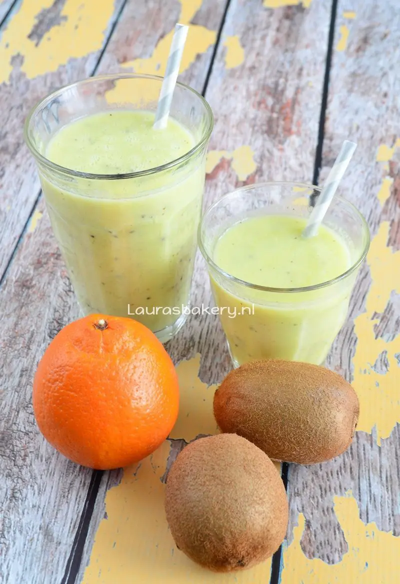 kiwi sinaasappel smoothie 1a