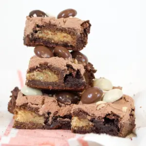 gevulde speculaas brownies gestapeld