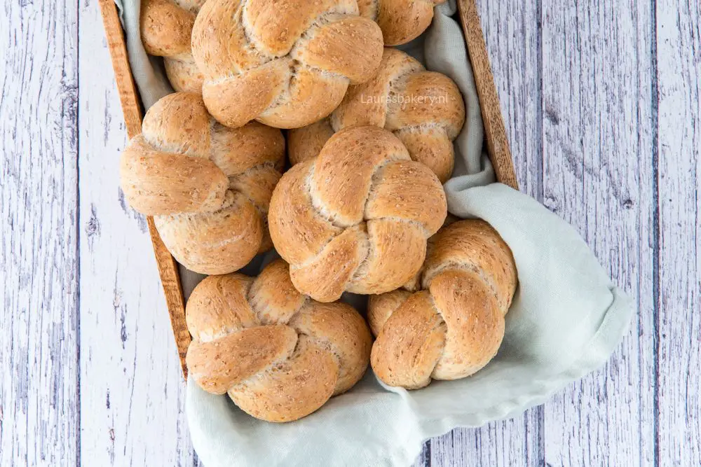 Volkoren kaiserbroodjes-3a
