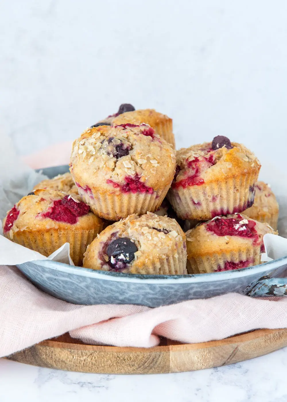 Volkoren muffins met rood fruit
