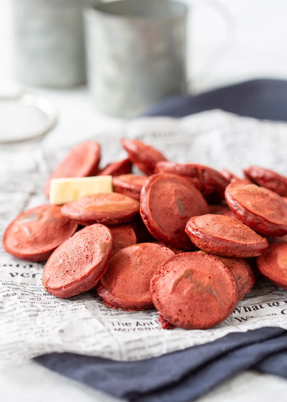 Red velvet poffertjes