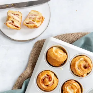 Bacon-kaas cruffin