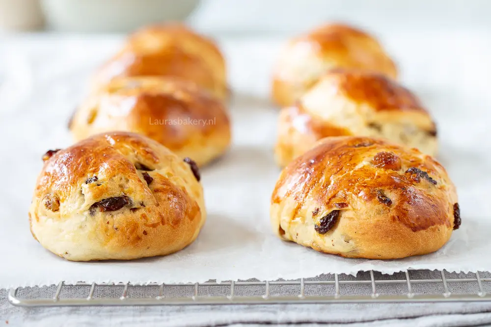 Rozijnenbroodjes