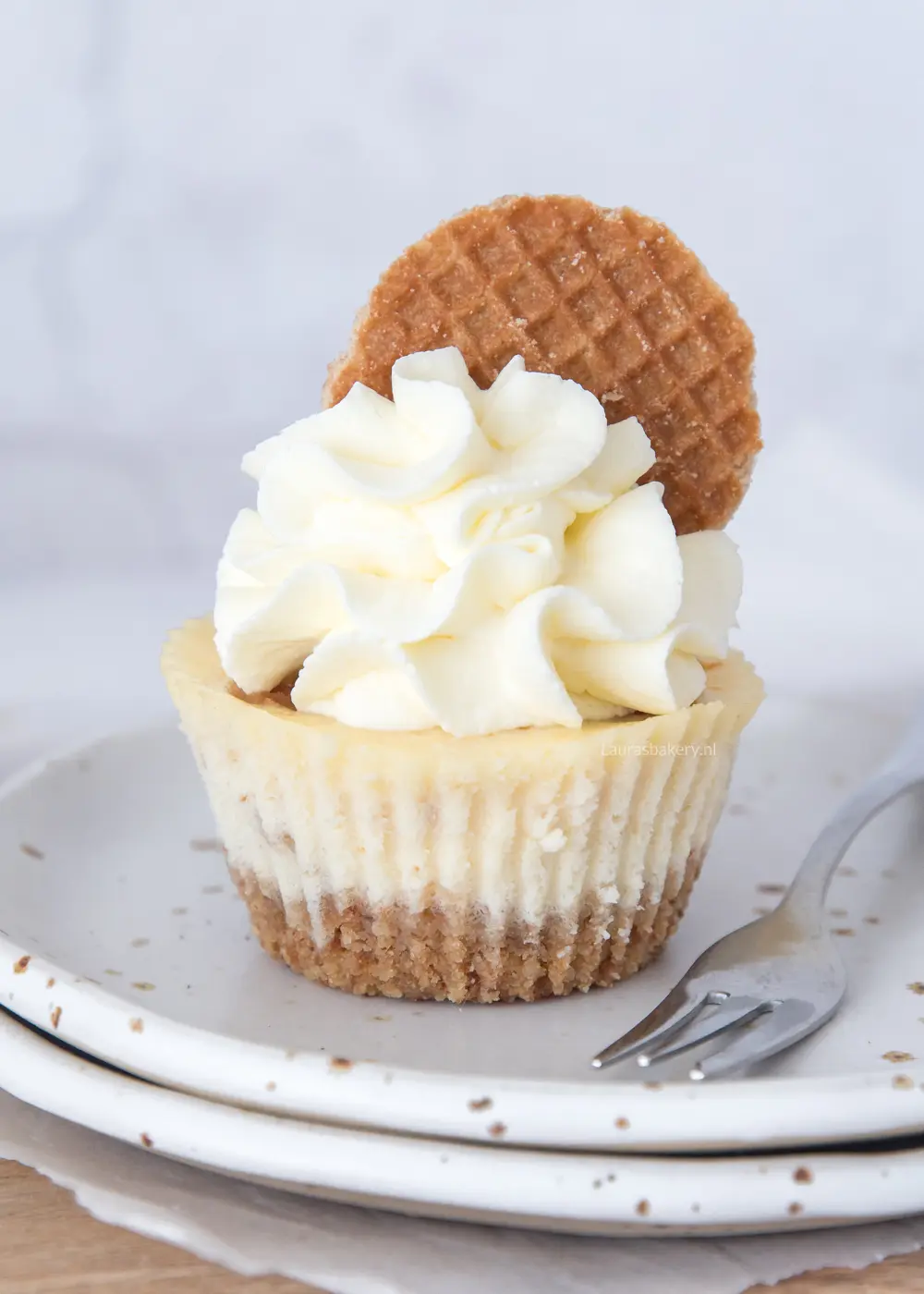 een mini stroopwafel cheesecake