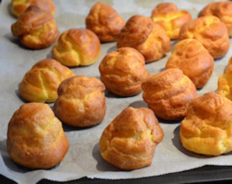 Bak goudbruin in de oven