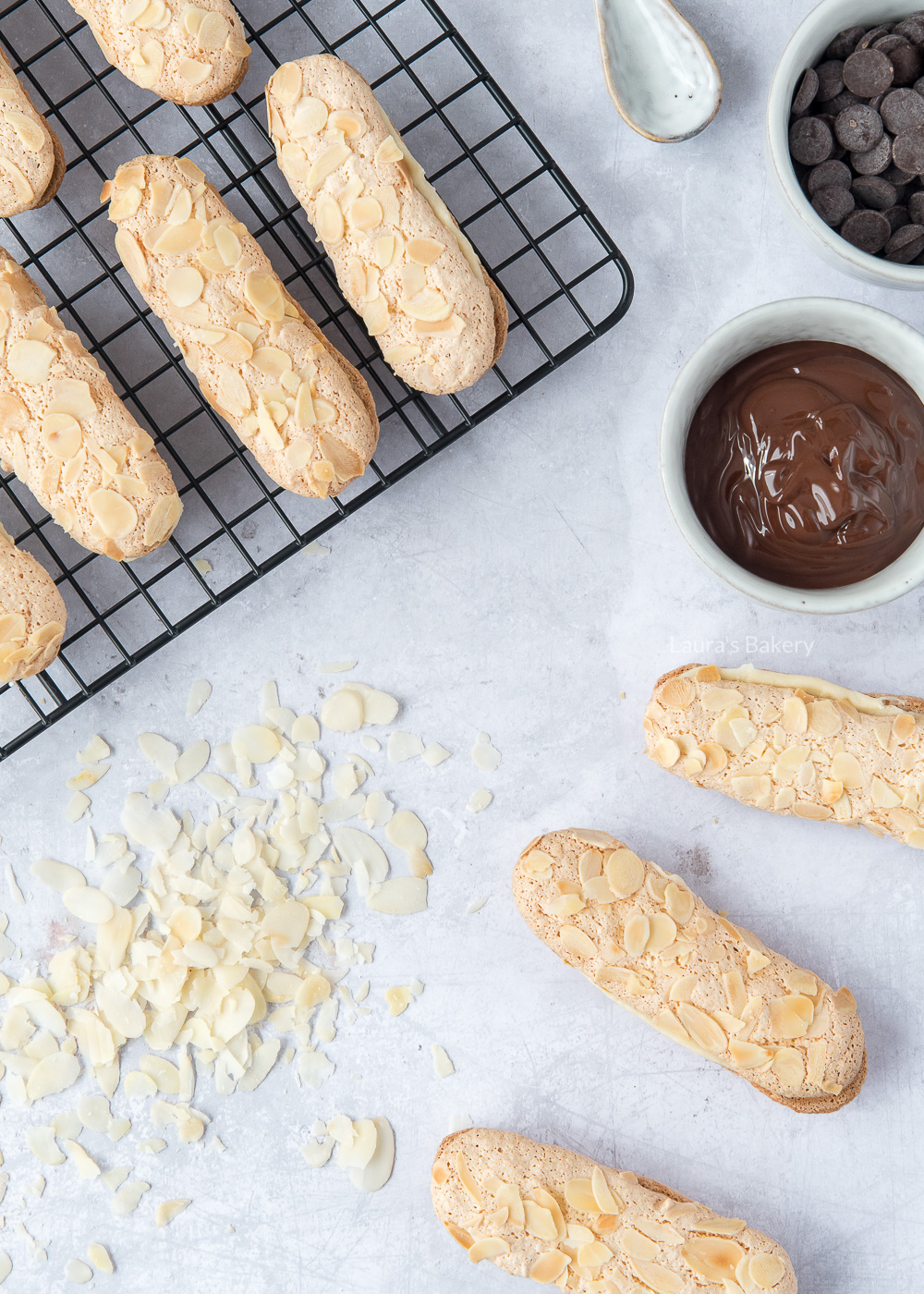 Bokkenpootjes dippen in chocolade