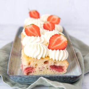 Aardbeien plaatcake met mascarponeroom