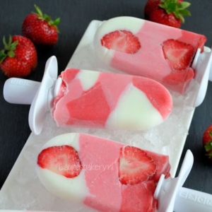 Aardbei ijsjes met yoghurt