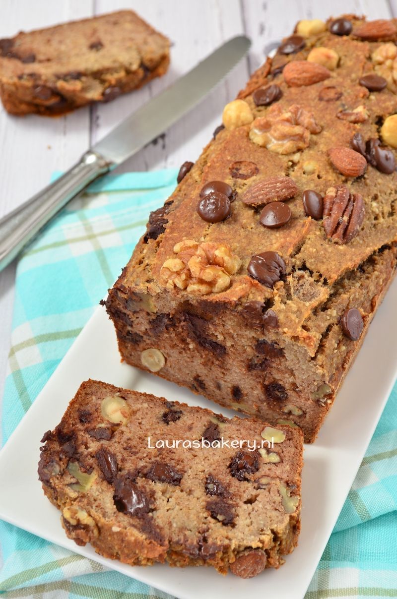 Bananenbrood met noten en chocola 