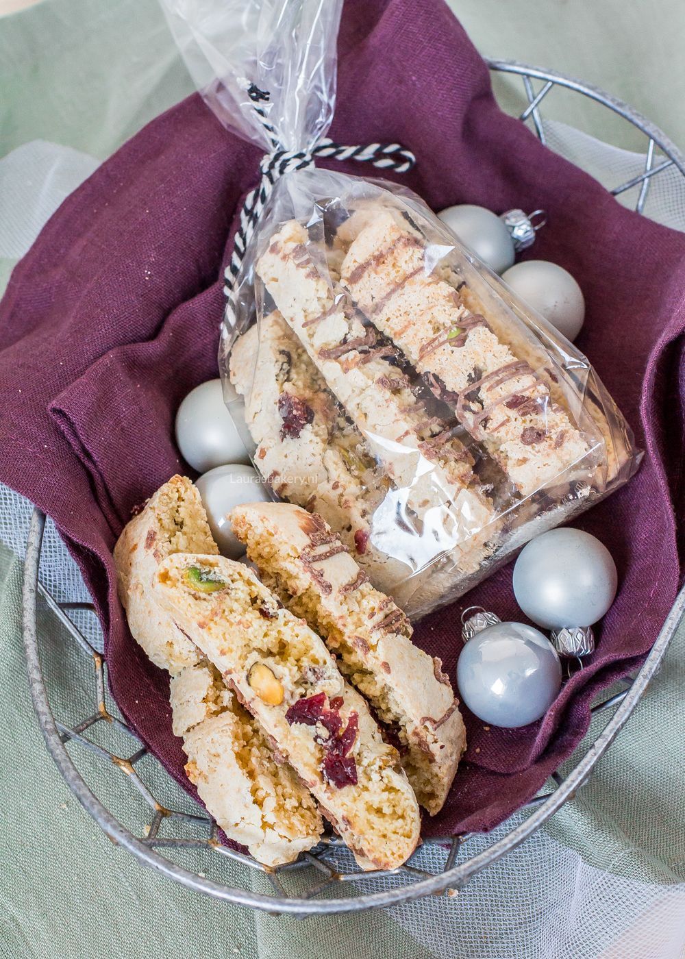 Cantuccini met pistache en cranberry&amp;#39;s - Laura&amp;#39;s Bakery