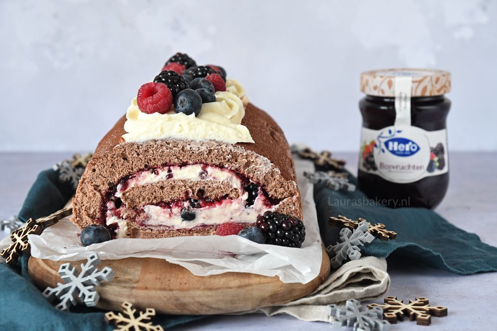 CHOCOLADE CAKEROL MET BOSVRUCHTEN maken 