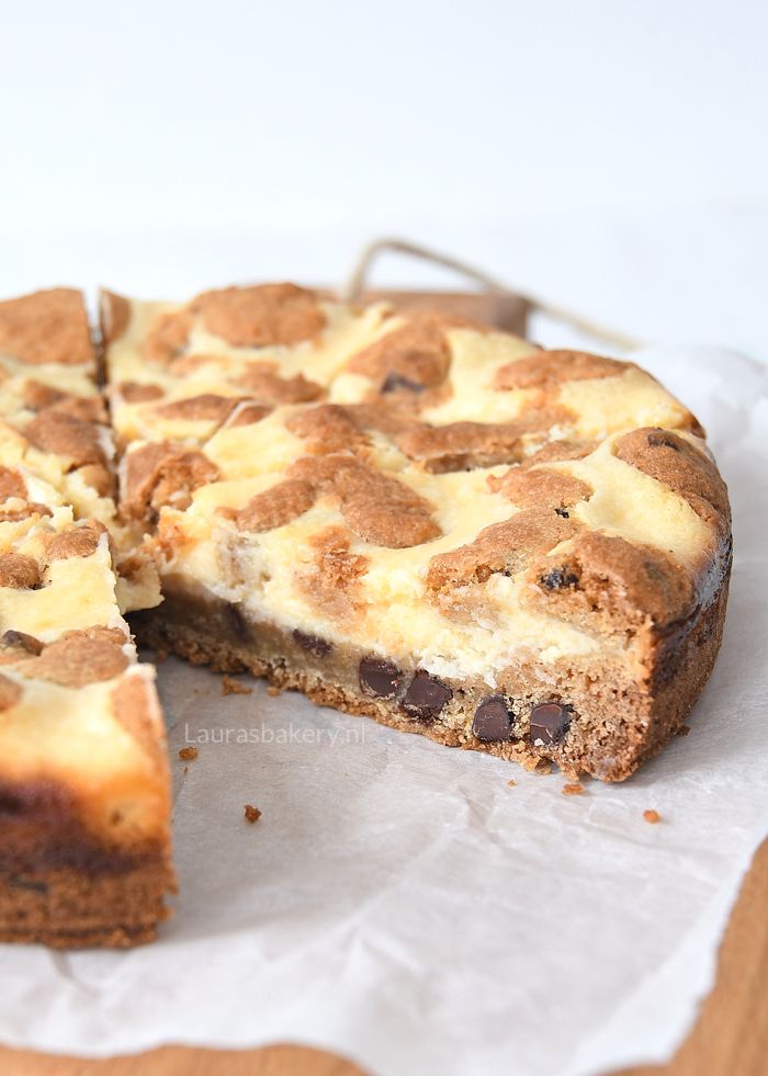 Chocolate chip cookie cheesecake taart