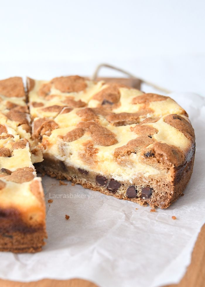 Chocolate chip cookie cheesecake taart