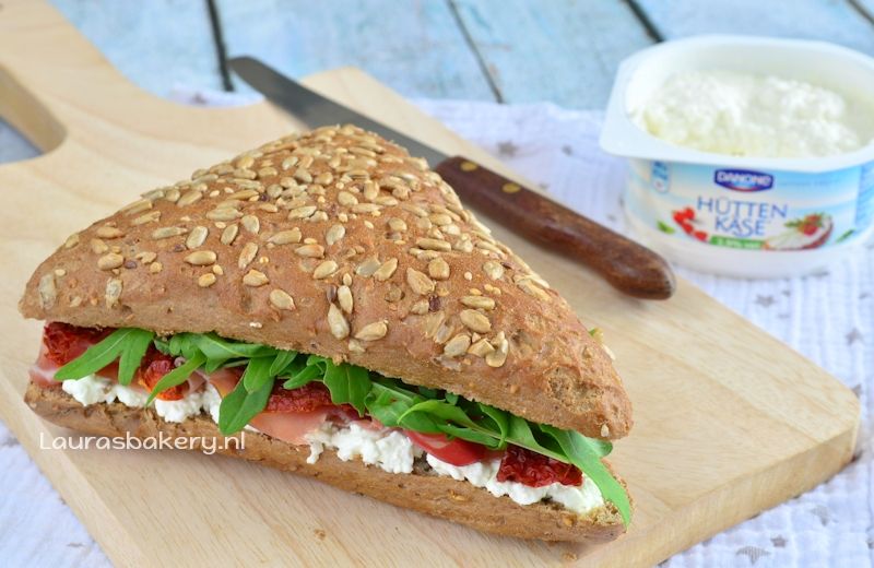 Meergranen sandwich met Hüttenkäse
