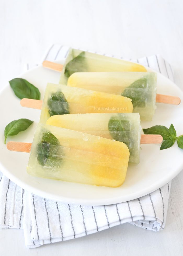 Limoncello-basilicum ijsjes + review De Poptailbar