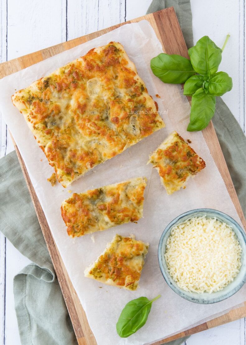 Mozzarella-pesto-focaccia-1-a