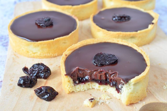 Zwarte kersen chocolade tartelette recept