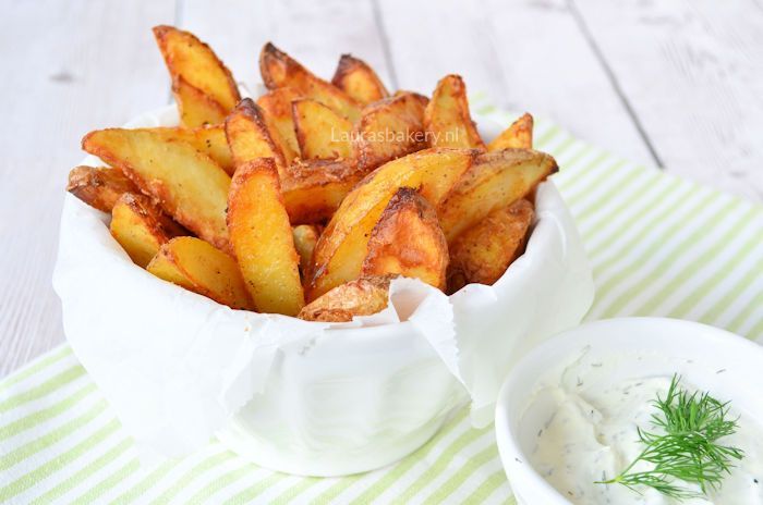 Aardappel wedges met Parmezaanse kaas