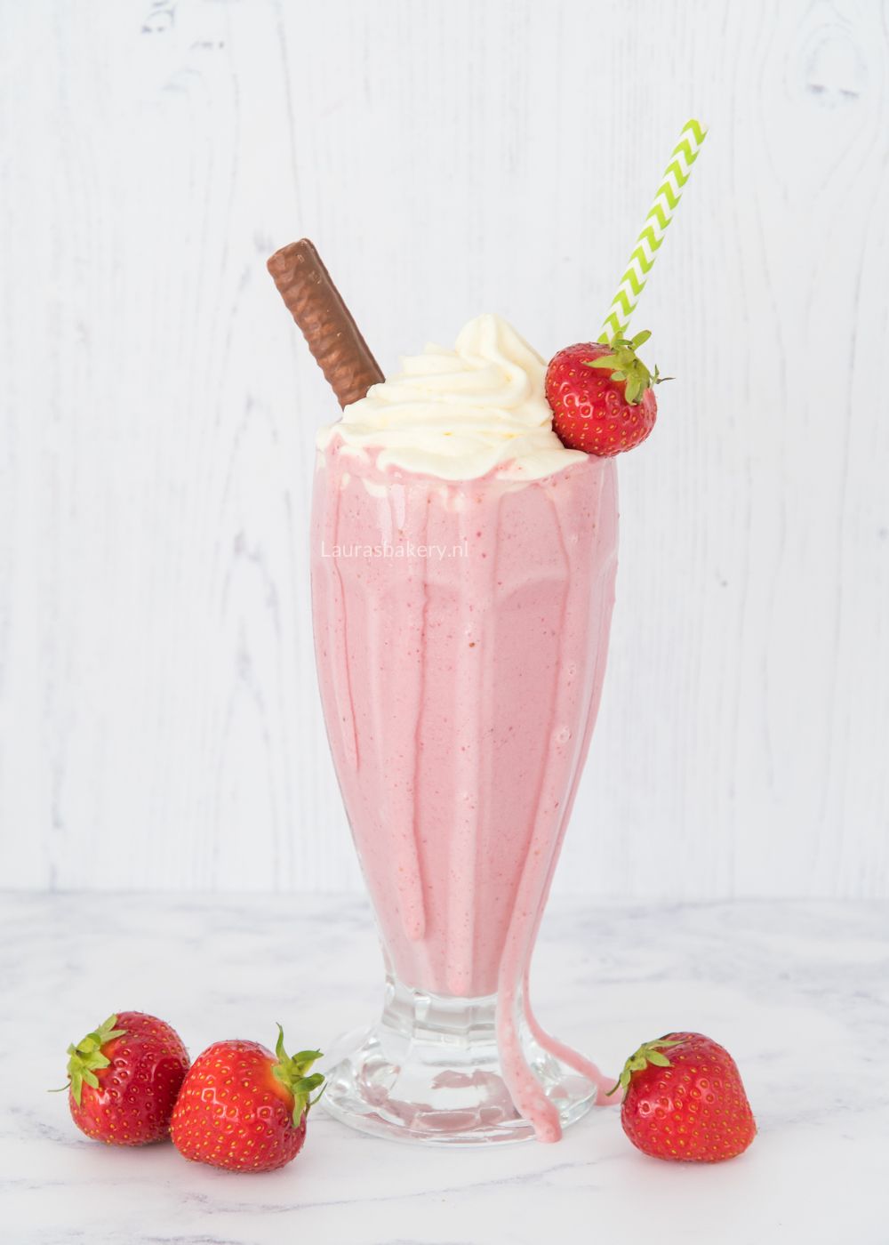 Hoe maak je een aardbeien milkshake?