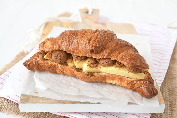 APPEL-SPECULAAS CROISSANTS 