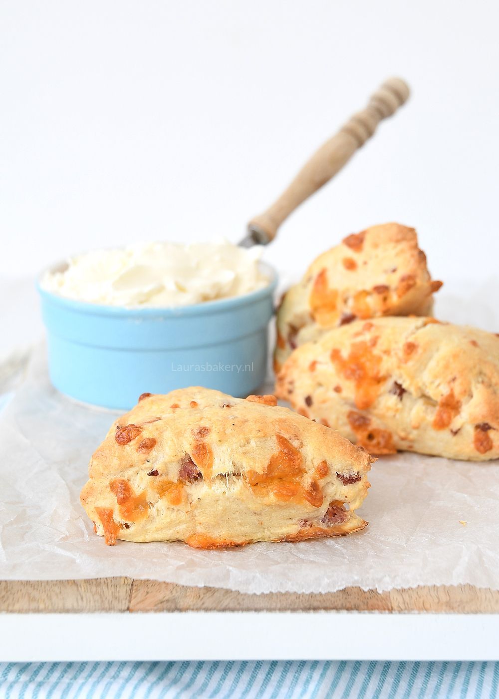 CHEDDAR-BACON SCONES
