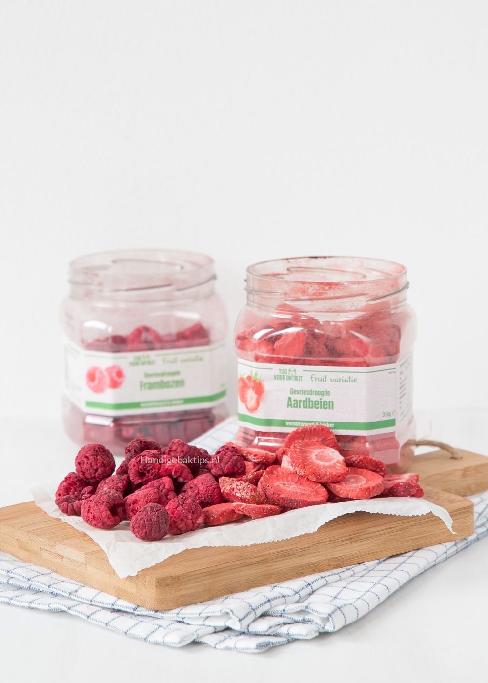 BAKKEN MET GEVRIESDROOGD FRUIT
