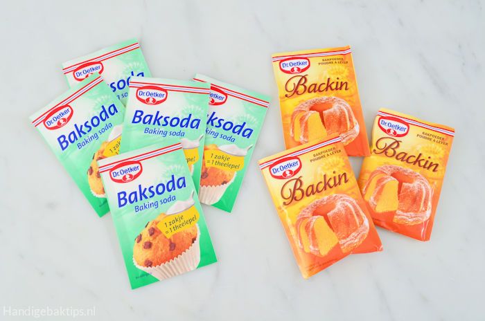 Het combineren van baking soda en bakpoeder