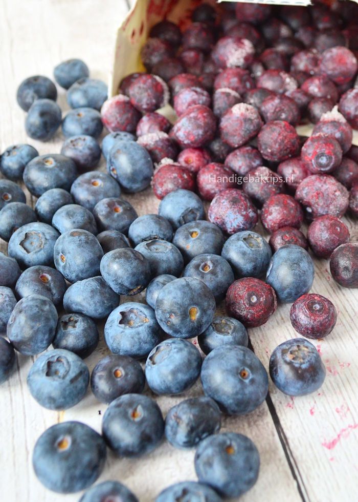 Bakken met vers fruit of fruit uit diepvries/blik