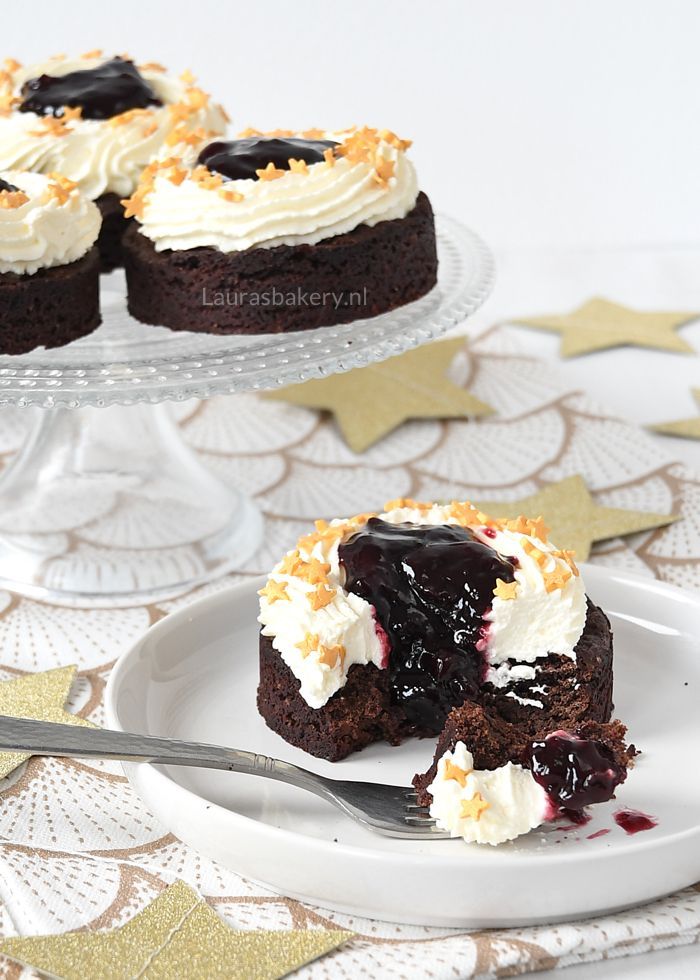 BROWNIE-KERSEN GEBAKJES