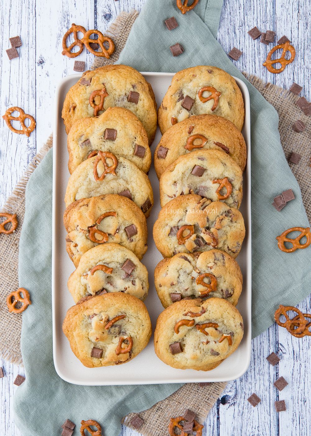 CHOCOLATE CHIP COOKIES MET PRETZELS bakken