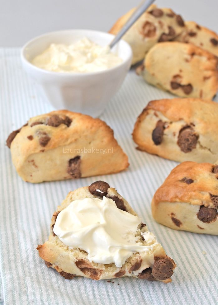 CHOCOLATE CHIP SCONES
