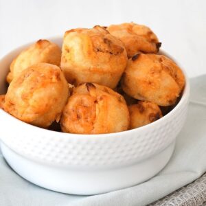 CHORIZO-CHEDDAR MINI MUFFINS recept