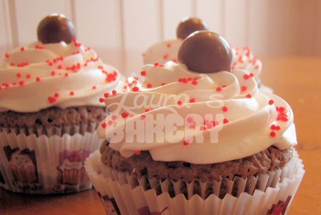 CUPCAKES IN EEN DOOSJE
bakken