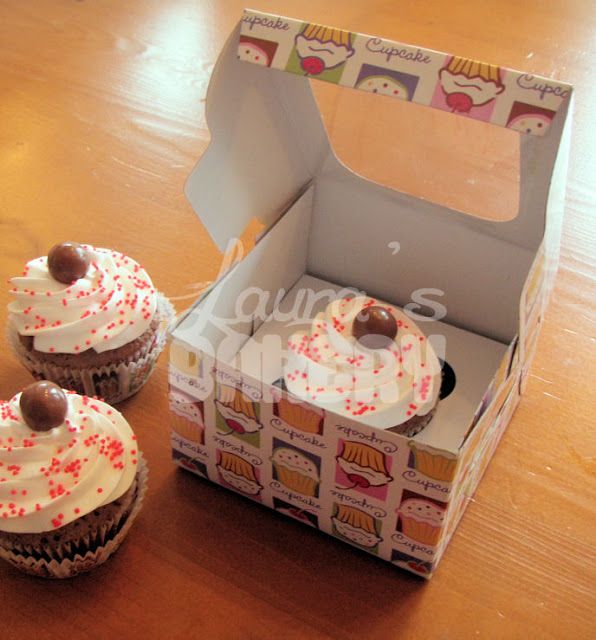 CUPCAKES IN EEN DOOSJE
2