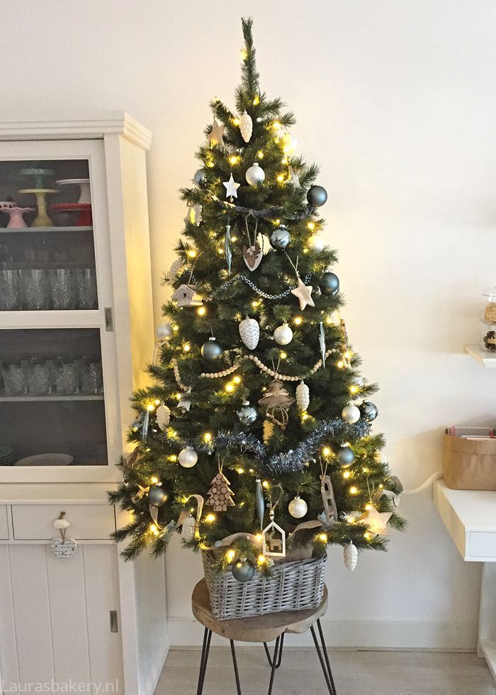 BEHIND THE SCENES DECEMBER 2017 