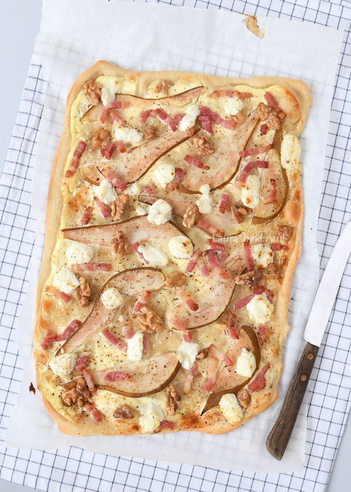 FLAMMKUCHEN MET PEER EN GEITENKAAS
maken