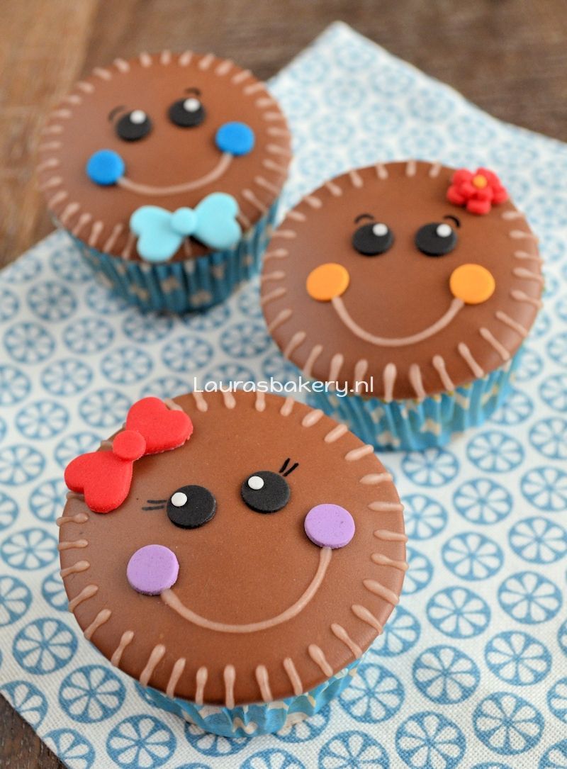 Gingerbread man cupcakes