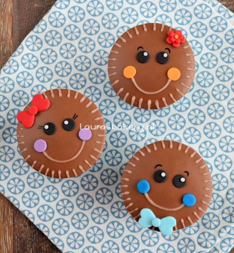 gingerbreadman cupcakes 4a