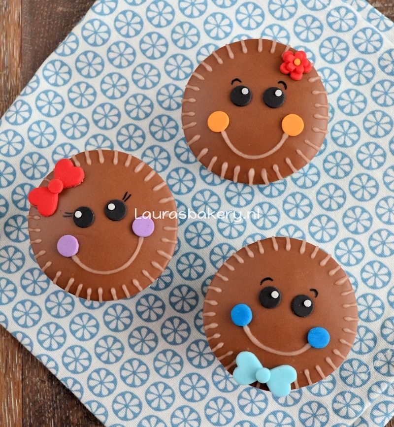 Gingerbread man cupcakes