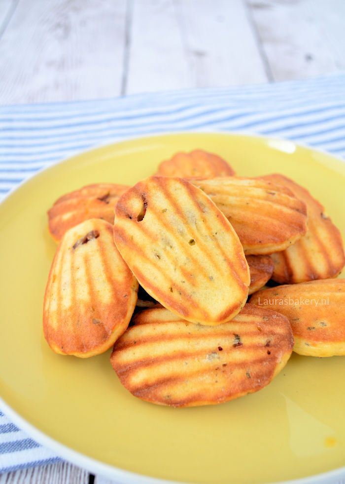 Hartige madeleines met Parmezaanse kaas
